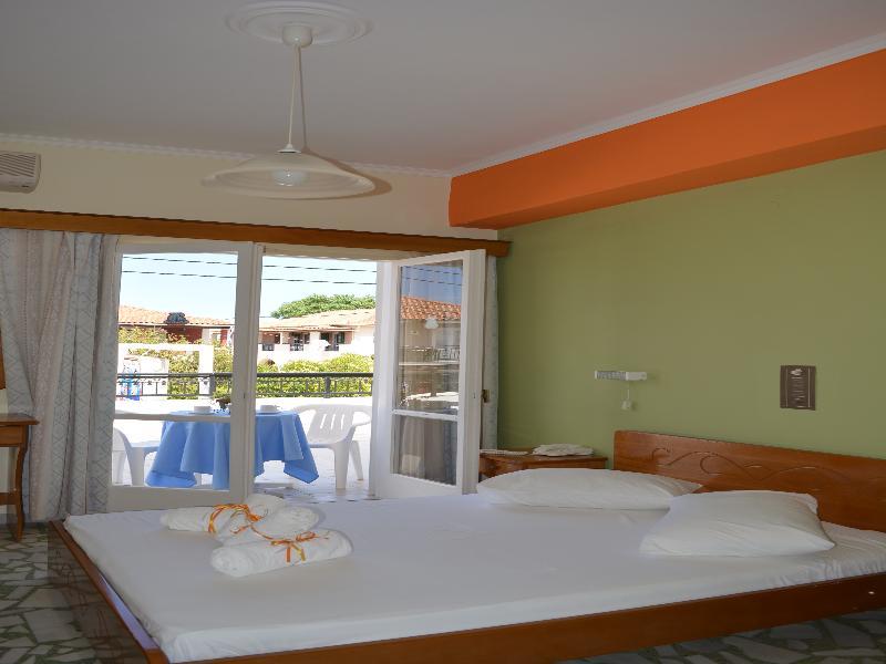 Montes Apartments & Studios Alykanas  Ngoại thất bức ảnh