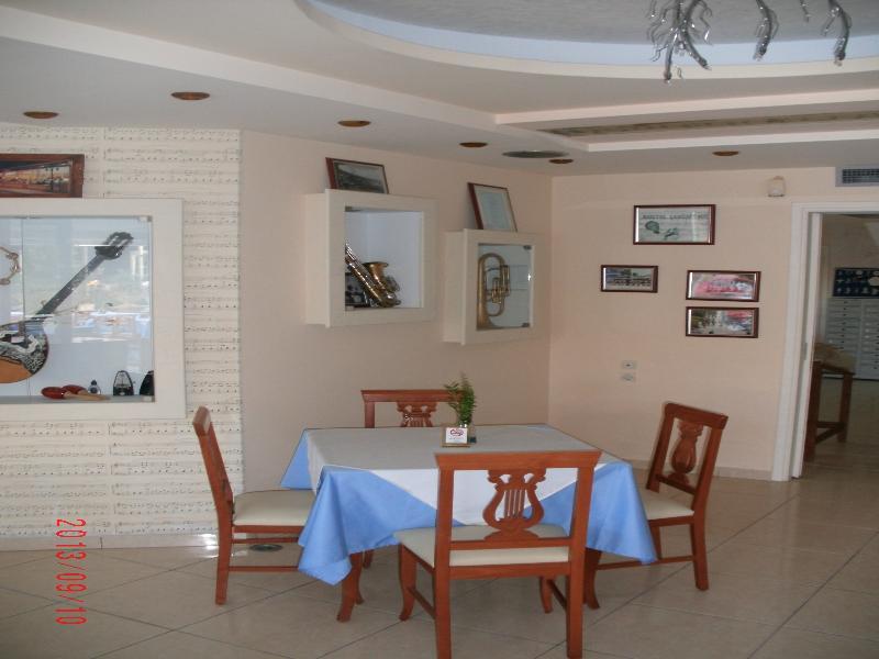 Montes Apartments & Studios Alykanas  Ngoại thất bức ảnh