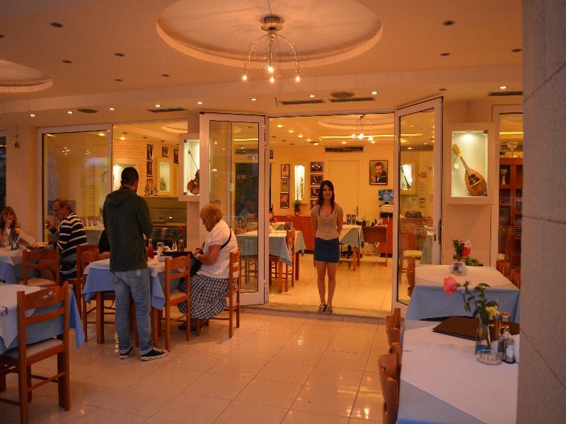 Montes Apartments & Studios Alykanas  Ngoại thất bức ảnh