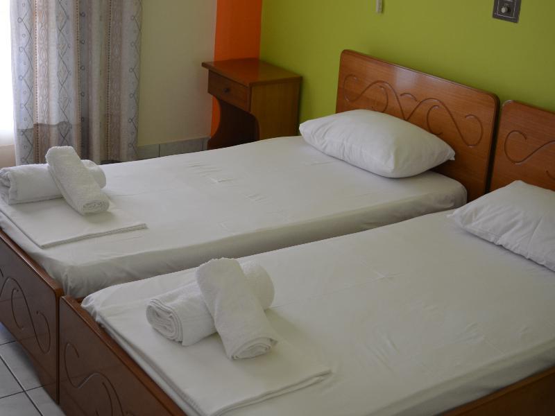 Montes Apartments & Studios Alykanas  Ngoại thất bức ảnh