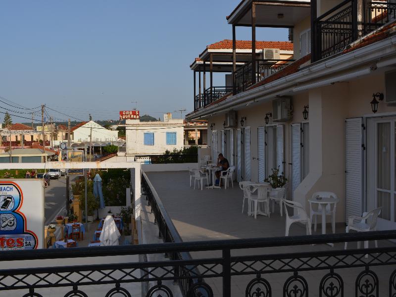 Montes Apartments & Studios Alykanas  Ngoại thất bức ảnh