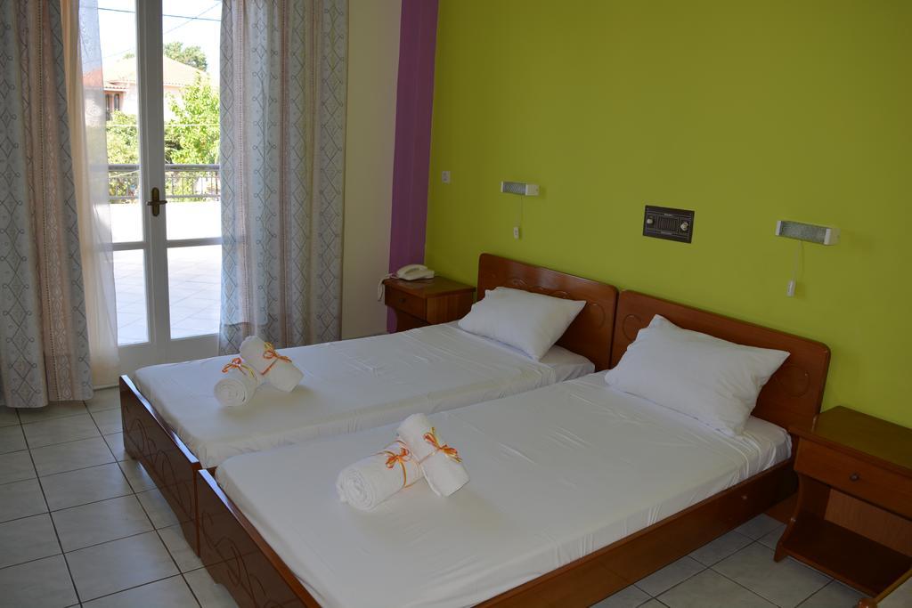 Montes Apartments & Studios Alykanas  Ngoại thất bức ảnh