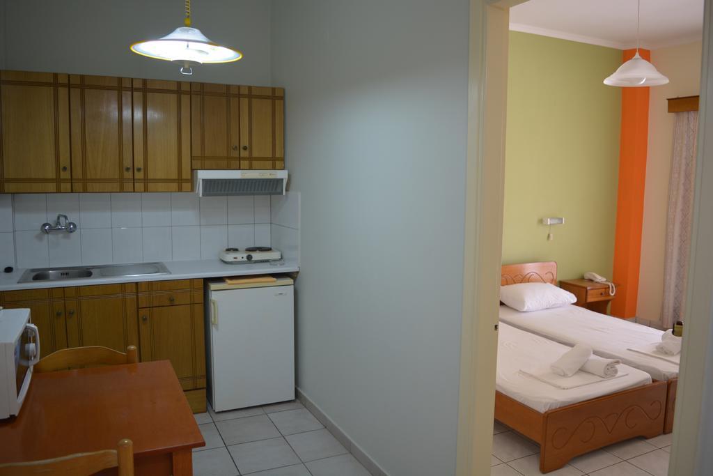 Montes Apartments & Studios Alykanas  Ngoại thất bức ảnh