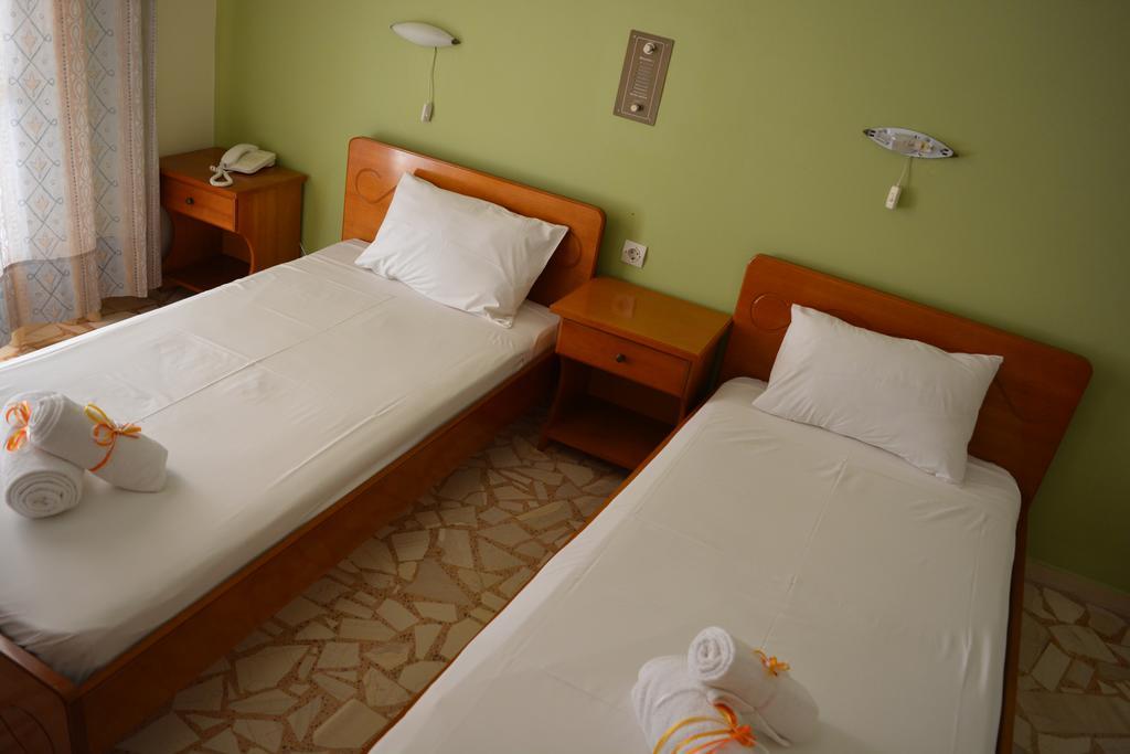 Montes Apartments & Studios Alykanas  Ngoại thất bức ảnh