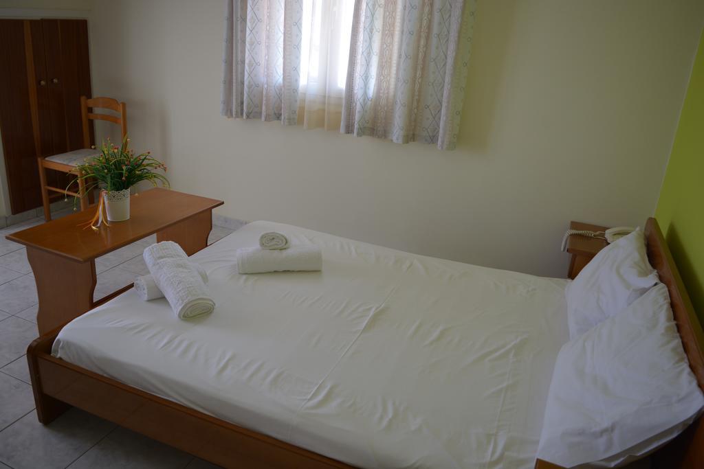 Montes Apartments & Studios Alykanas  Ngoại thất bức ảnh