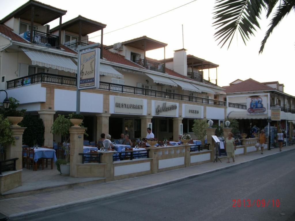Montes Apartments & Studios Alykanas  Ngoại thất bức ảnh