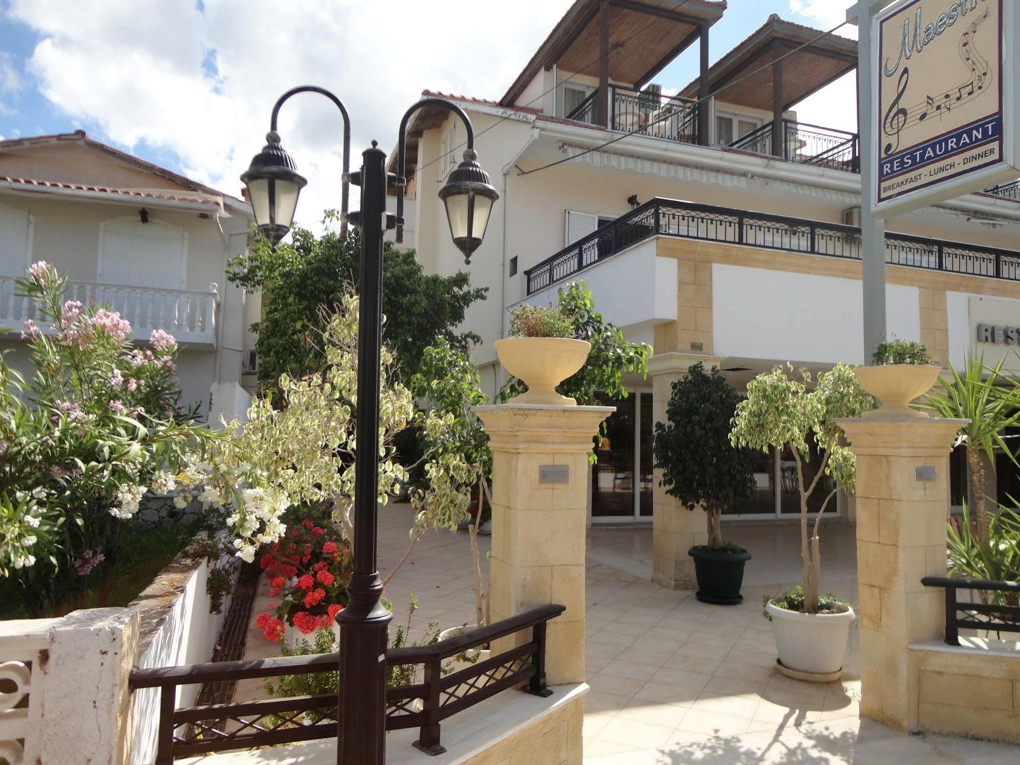 Montes Apartments & Studios Alykanas  Ngoại thất bức ảnh