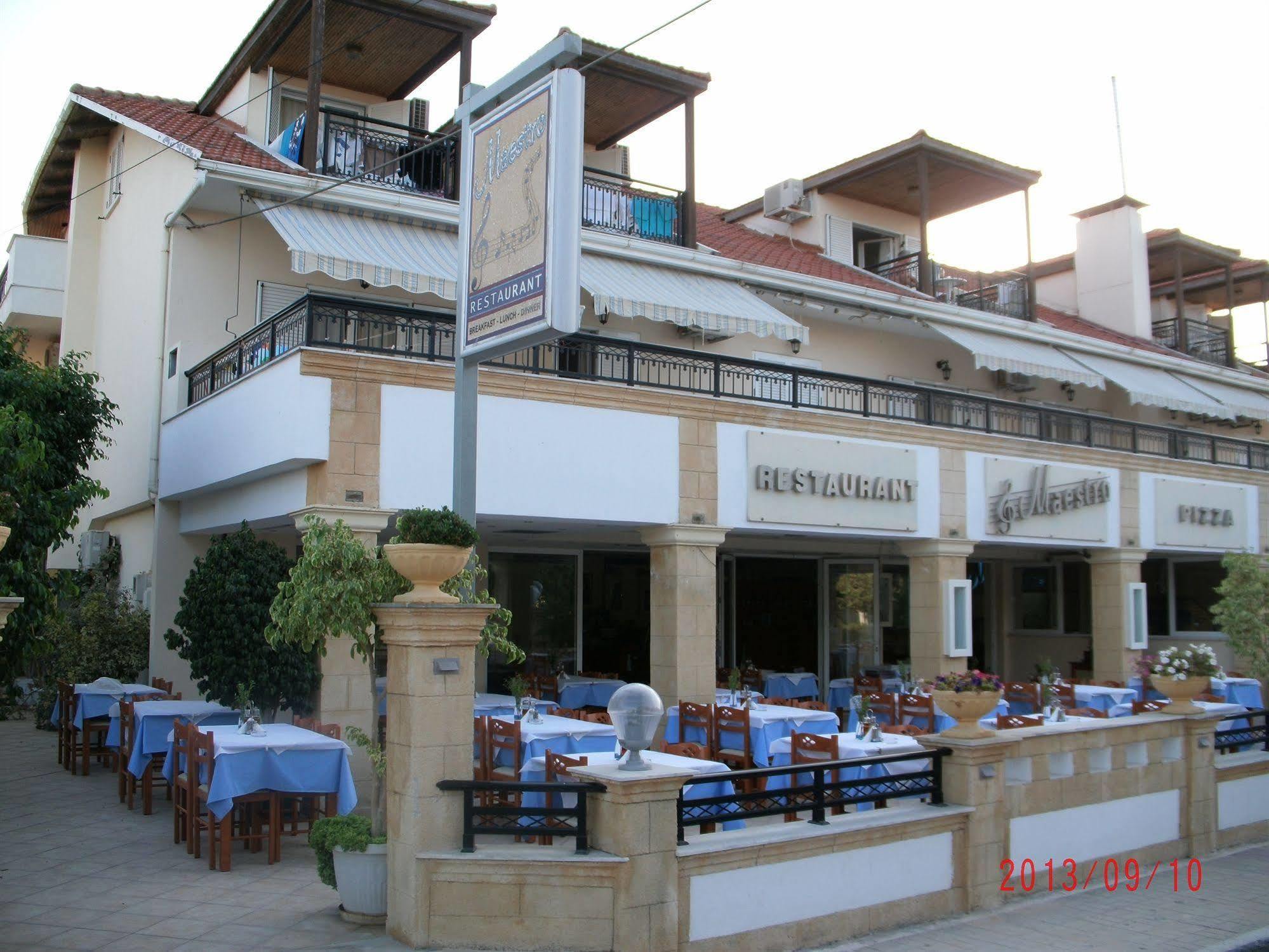 Montes Apartments & Studios Alykanas  Ngoại thất bức ảnh